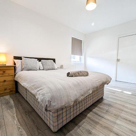 Cozy Central Apartments - With Private Kitchens & Bathrooms Portsmouth Extérieur photo