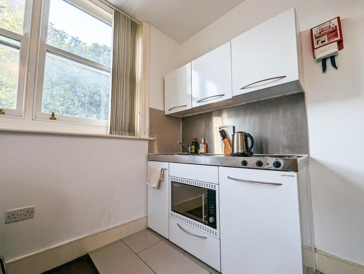 Cozy Central Apartments - With Private Kitchens & Bathrooms Portsmouth Extérieur photo